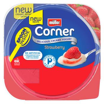 Müller Fruit Corner Strawberry Spoon On Pot 143g